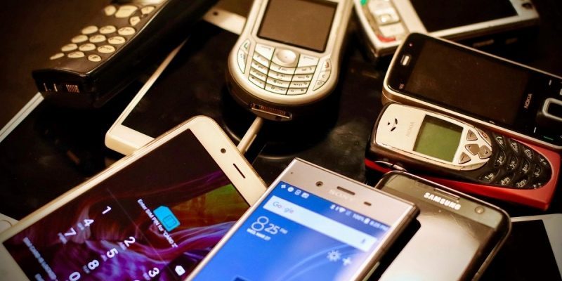 Locuitorii din Seine-Port au votat pentru interzicerea telefoanelor mobile pe stradă