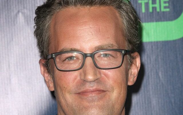 Cinci persoane, inclusiv doi medici, acuzate în cazul morţii starului din Friends, Matthew Perry