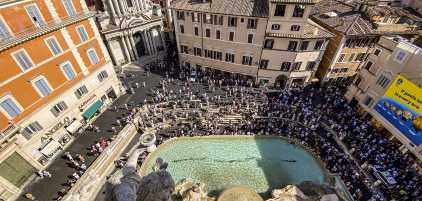 Primăria Romei se gândește să pună o taxă de acces pentru Fontana di Trevi. Groaza de supraturism lovește din nou