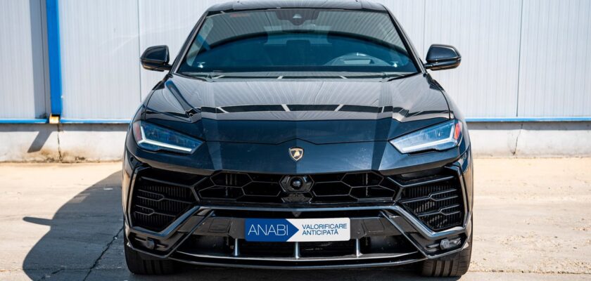 Autoritățile române încearcă de săptămâni întregi să vândă două Lamborghini confiscate. Cu cât a scăzut prețul